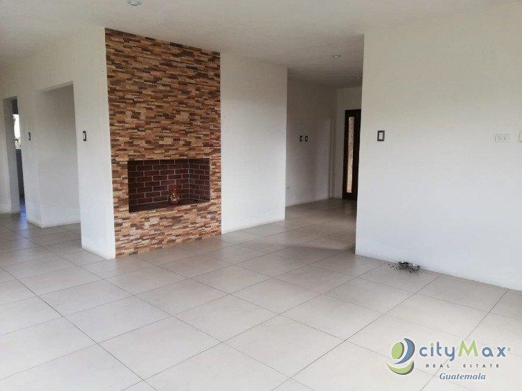 Amplia Casa En Venta con Local en zona 1 de Fraijanes 