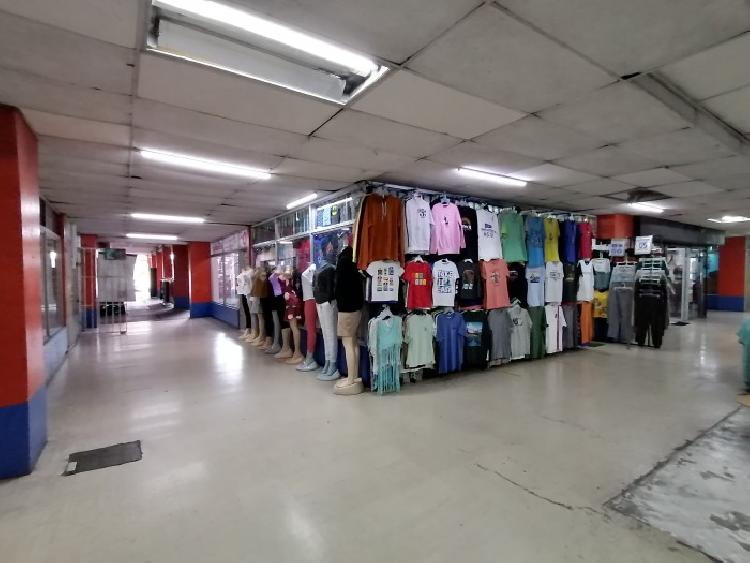 Alquilo local en Centro Comercial ubicado en zona 5