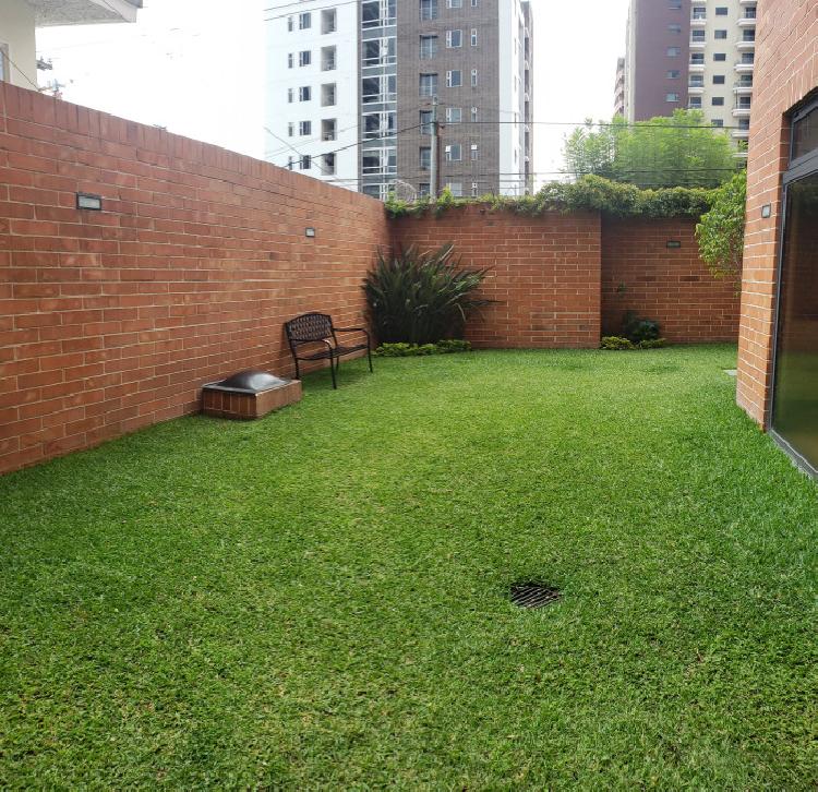 Apartamento Amplio en zona 14 Venta