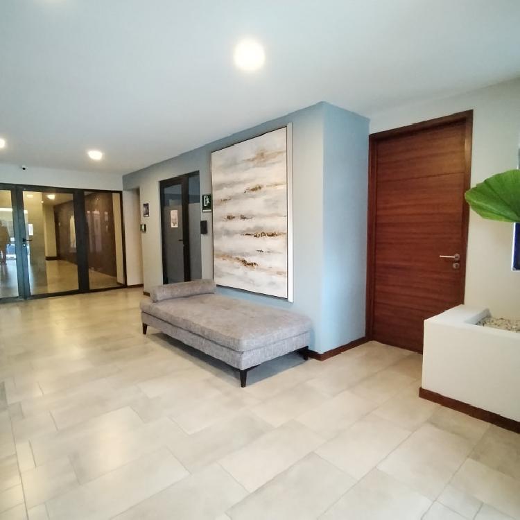 Apartamento en Renta en Edificio Nivó Zona 15 VH I