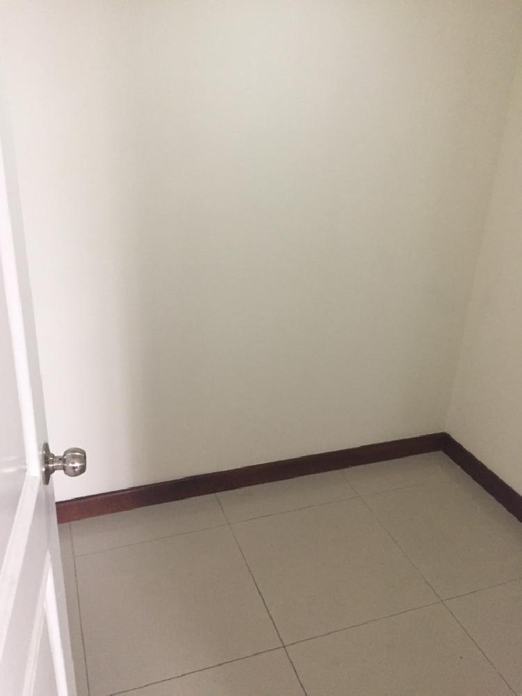 Alquilo Apartamento con 207.00m2 en Zona 10 