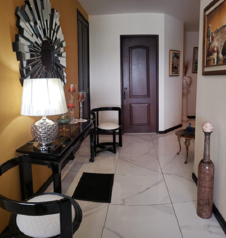 Apartamento Amplio en zona 14 Venta