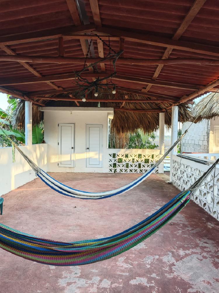 CASA FRENTE A LA PLAYA RAMA BLANCA SIPACATE ESCUINTLA