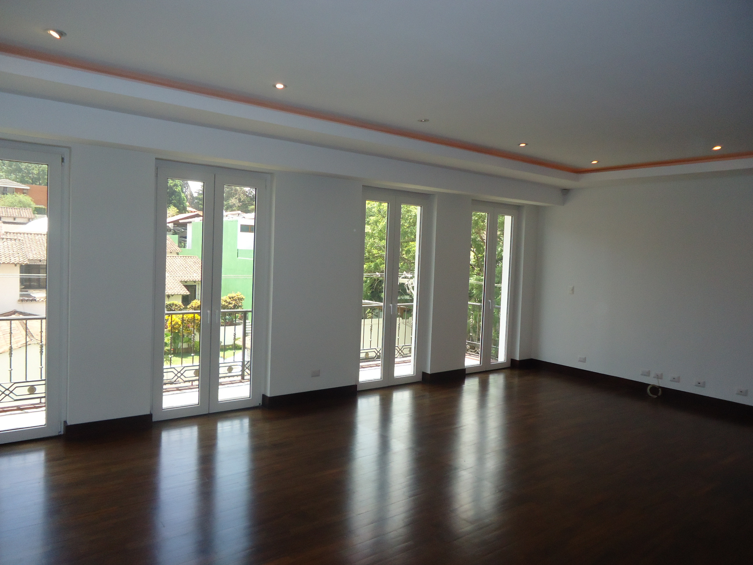 APARTAMENTO AMUEBLADO EN ALQUILER 5 AVENIDA ZONA 14 