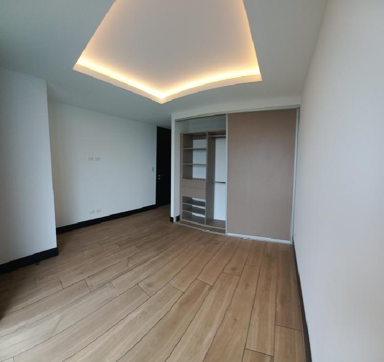 APARTAMENTO EN RENTA EN EDIFICIO BADEN ZONA 15