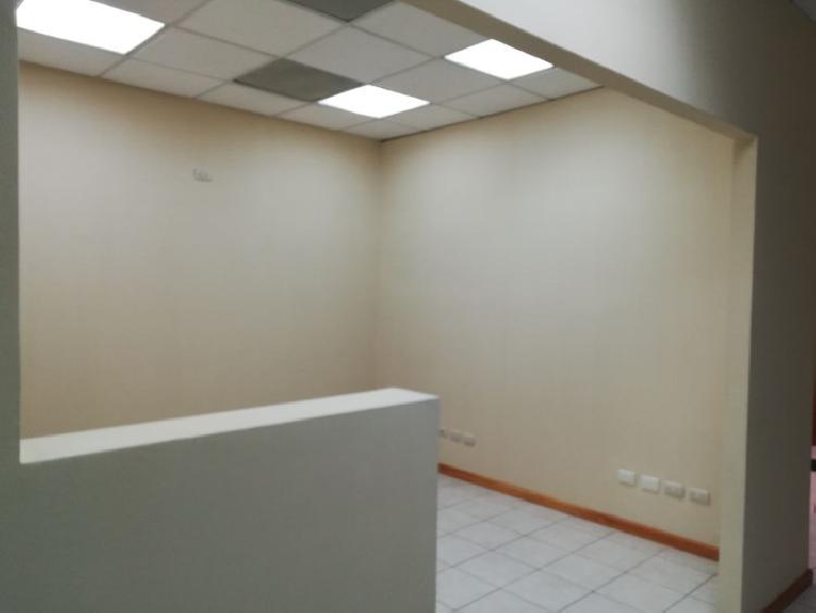 En renta Oficina Tabicada en Zona 10 