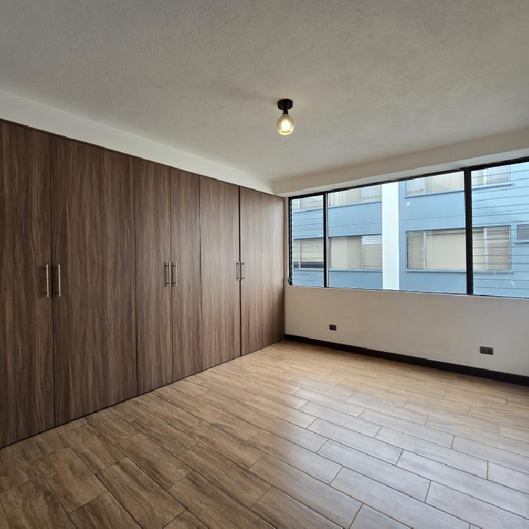 Apartamento 3 Dormitorios en Alquiler Zona 10.