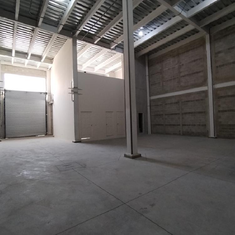 Ofibodega en venta en zona 2 de Mixco Interamericana