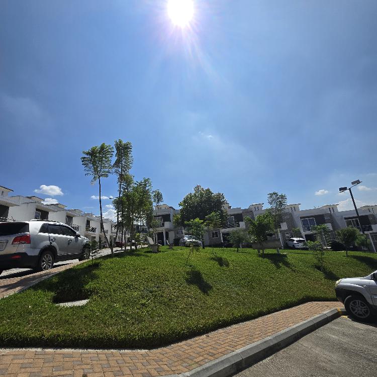 Hermosa casa en Venta en Lomas del Carmen IV