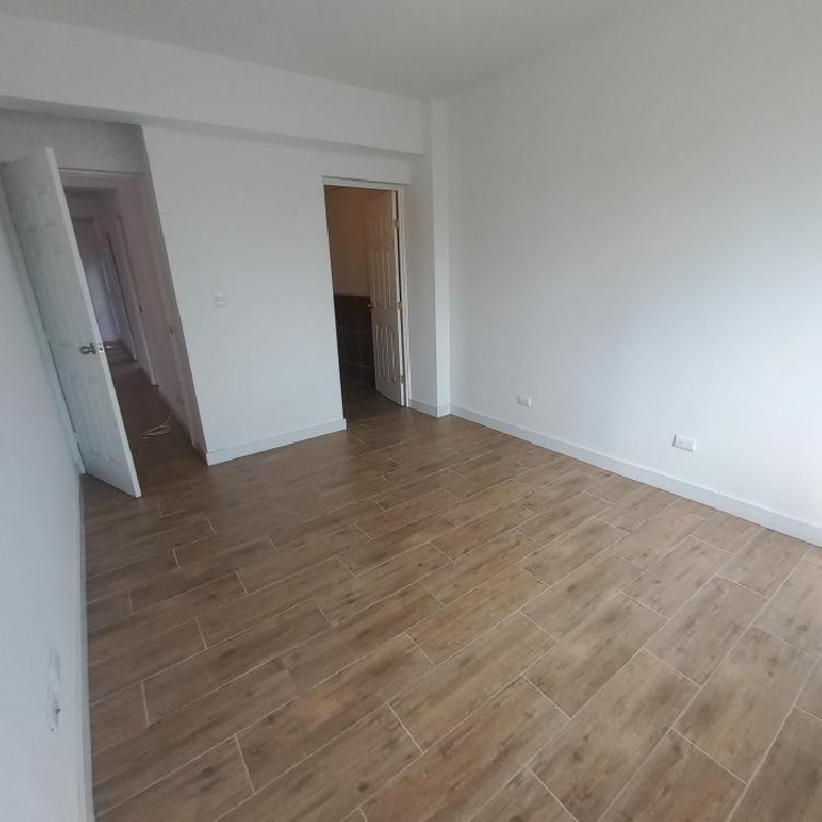 Apartamento en renta zona 11 por el CUM