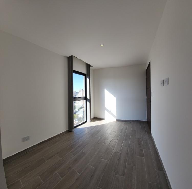 Apartamento casi-nuevo en alquiler Parque 10