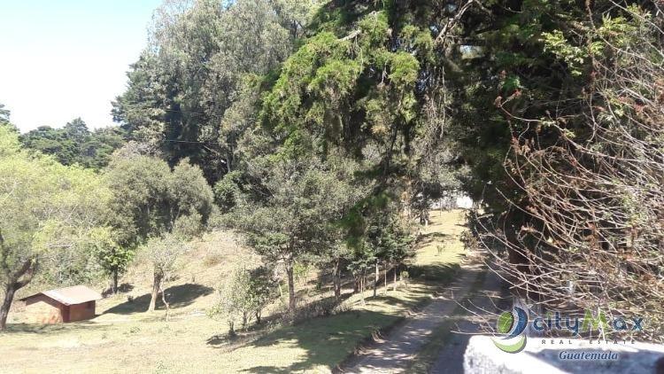 Amplio terreno con casa en venta en San José Pínula