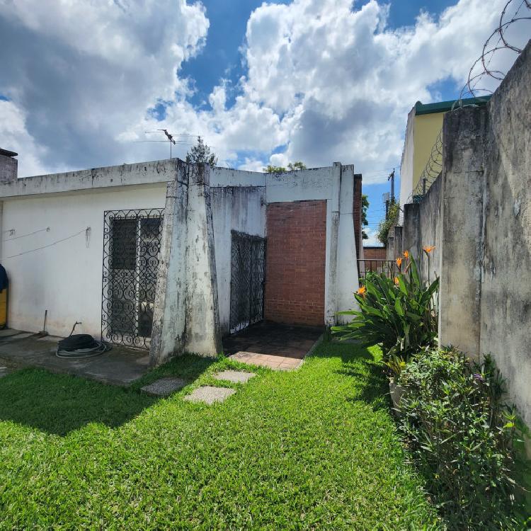 Casa-Terreno en Venta Zona 15 Colonia Trinidad