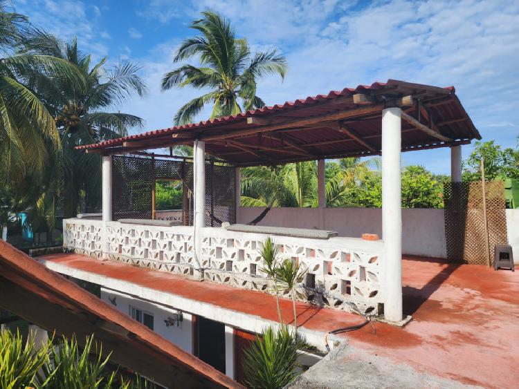 CASA FRENTE A LA PLAYA RAMA BLANCA SIPACATE ESCUINTLA