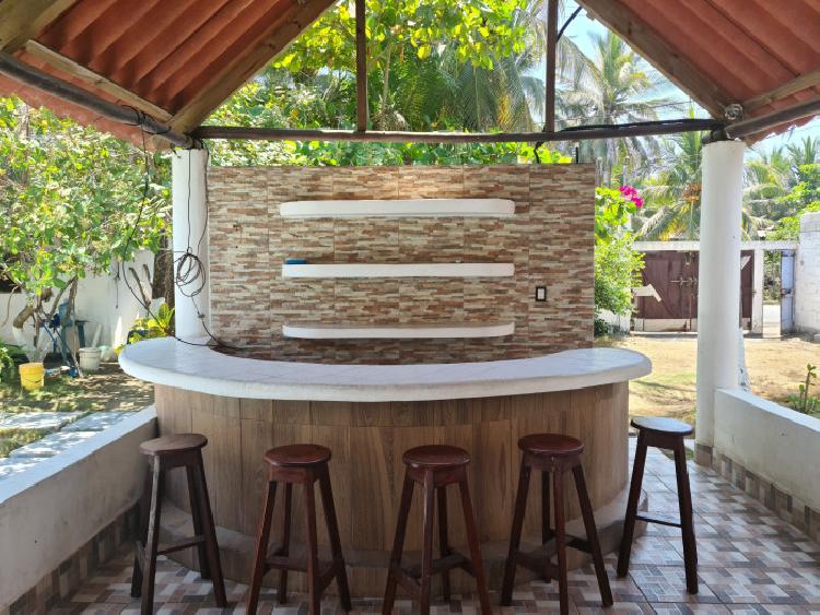 CASA FRENTE A LA PLAYA RAMA BLANCA SIPACATE ESCUINTLA