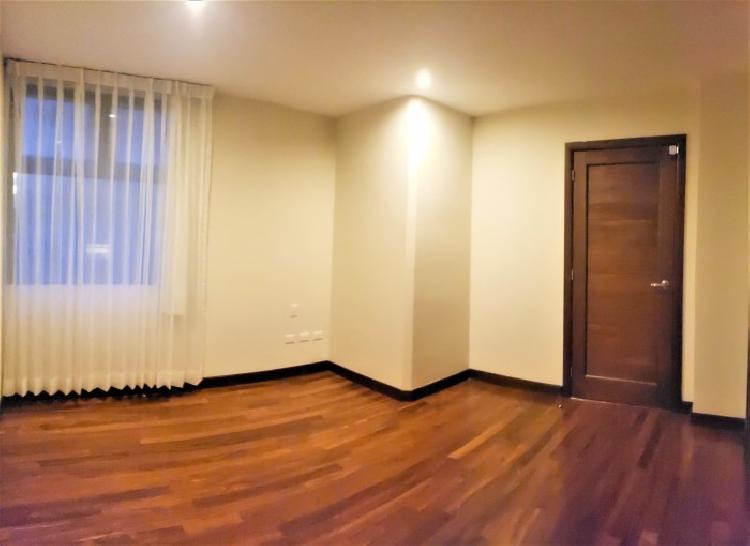 APARTAMENTO EN ALQUILER O VENTA Z.10 GUATEMALA