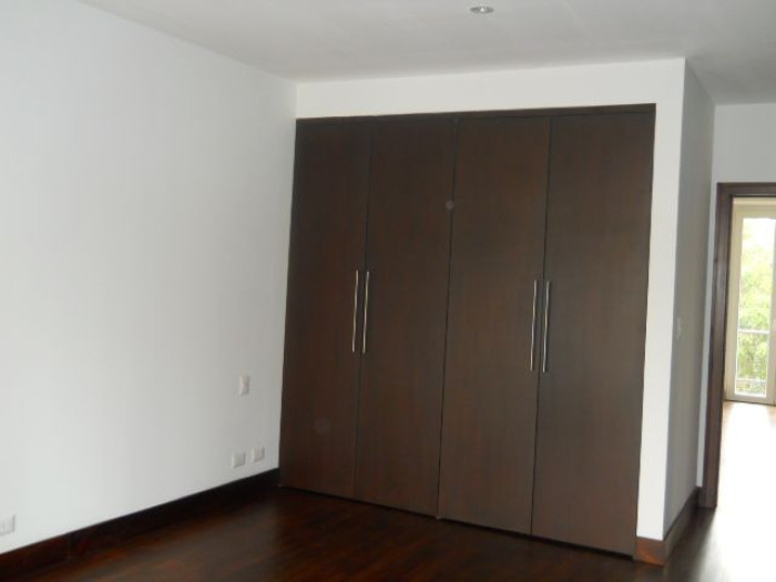 APARTAMENTO AMUEBLADO EN ALQUILER 5 AVENIDA ZONA 14 