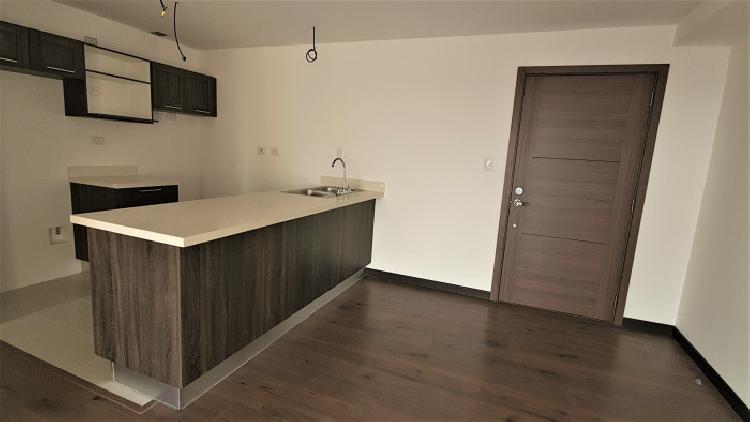 Apartamento en venta con piscina y gimnasio en Z.7