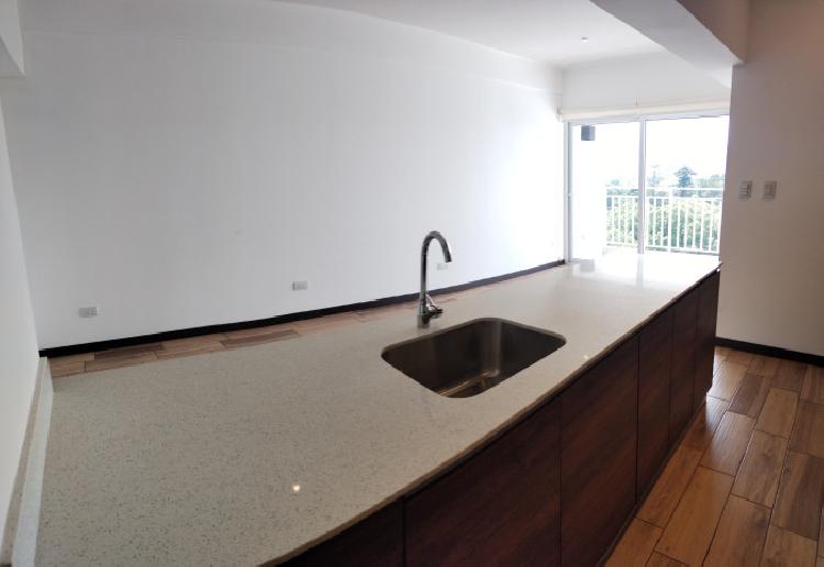 Apartamento en renta Zona 13 Pamplona de 2 habitaciones