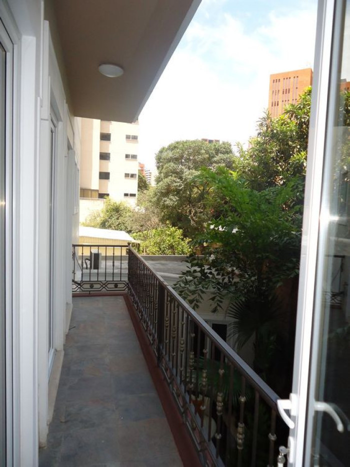 APARTAMENTO AMUEBLADO EN ALQUILER 5 AVENIDA ZONA 14 