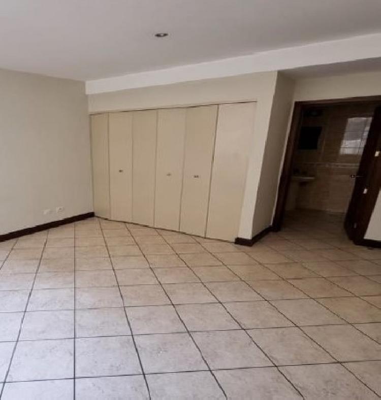 APARTAMENTO EN RENTA EN EDIFICIO MILENIA ZONA 10