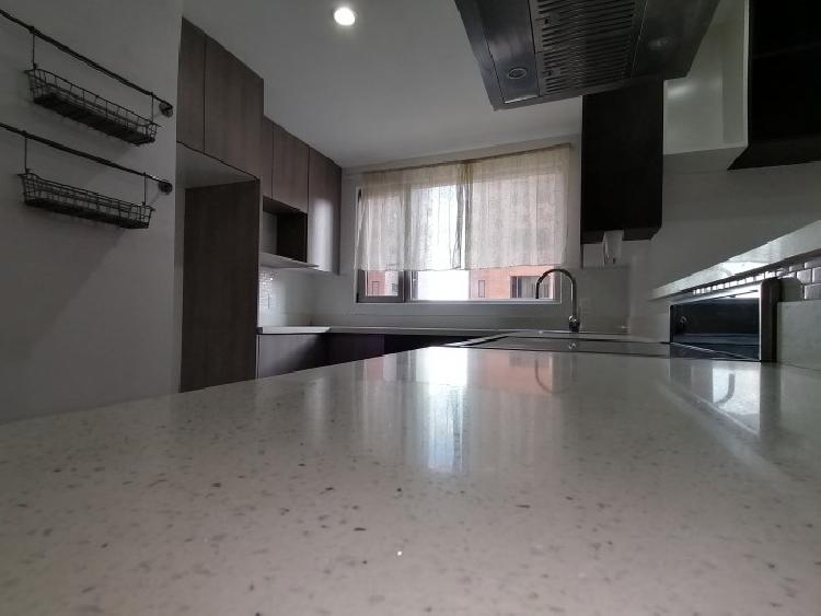 Apartamento de 3 habitaciones en venta Attica Zona 14