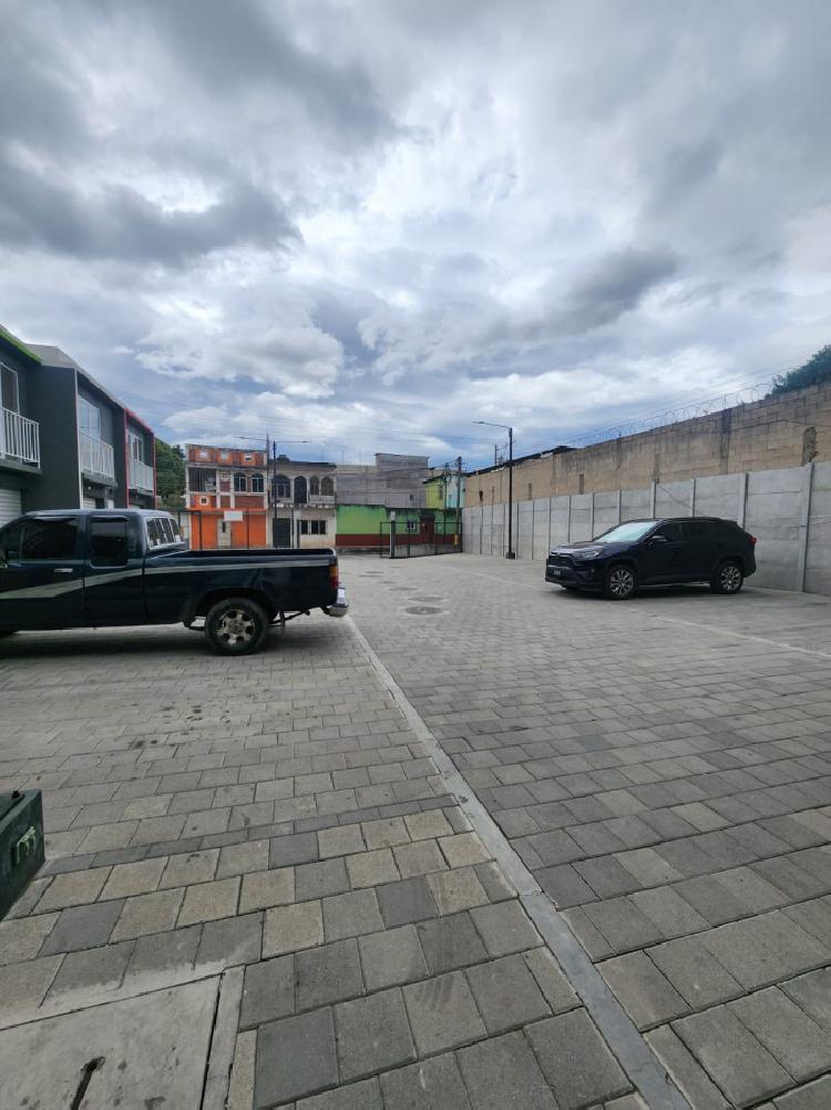 Local en renta o venta en Plaza Comercial en Amatitlán