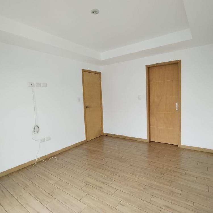 Apartamento en alquiler de 3 habitaciones en zona 10