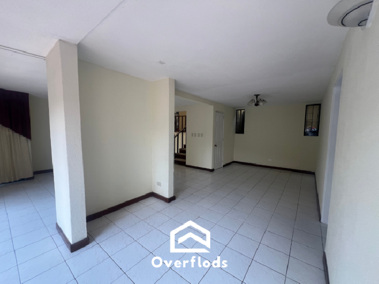 Renta de amplia casa en Lomas de Bosque, zona 11 Mixco.