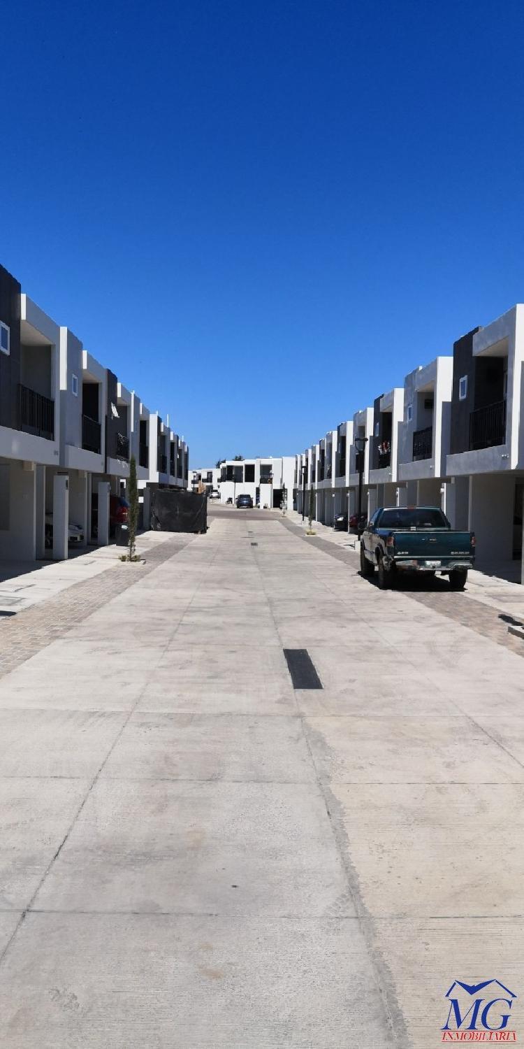 VENDO CASA EN PARQUE SAN ANGEL ZONA 2