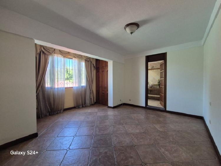 CASA EN #RENTA Y #VENTA EN ZONA 12