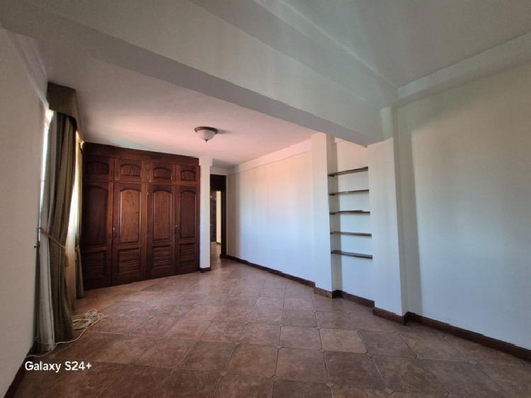 CASA EN #RENTA Y #VENTA EN ZONA 12